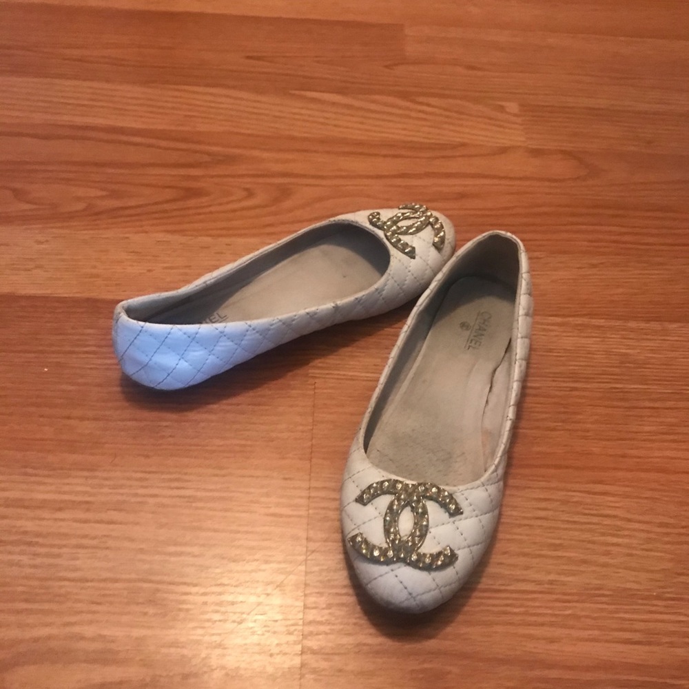 SALE!!!Large Logo women shoes. - Picture 2 of 3